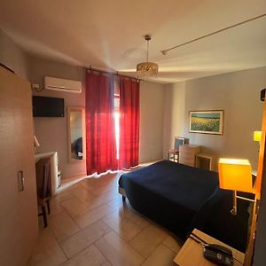 Kamer met een Queen Size Bed